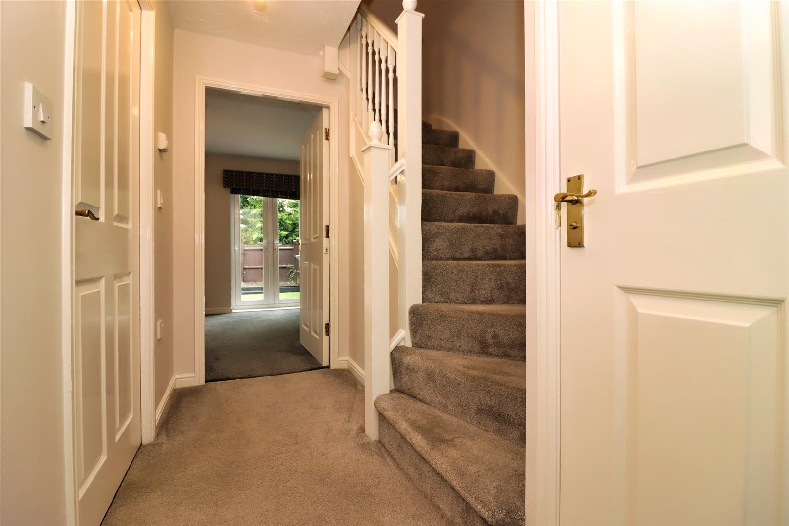2 bed property in Stormont Grove, Chesterfield